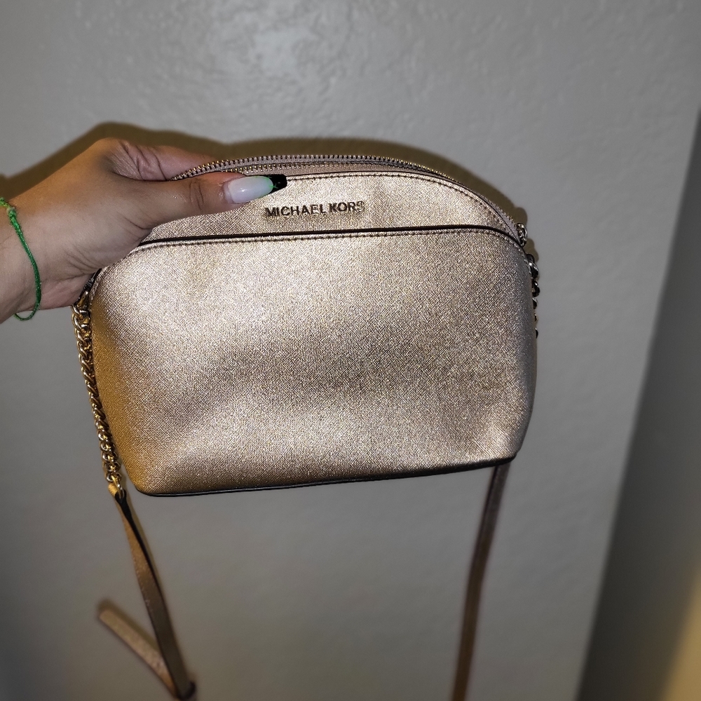 MICHAEL KORS rose gold side bag